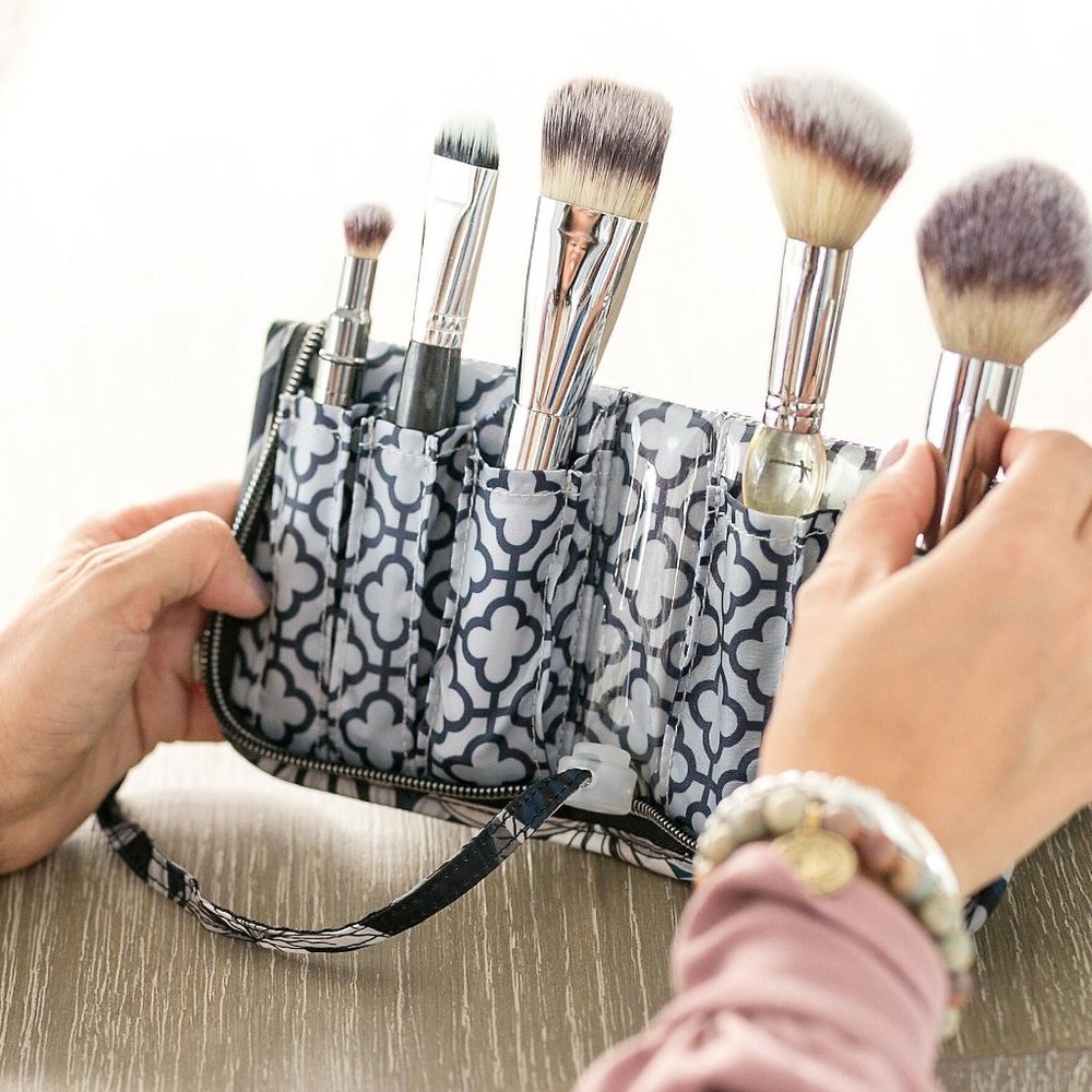 Lug Foldable Cosmetic Brush Organizer Sleeper NWT